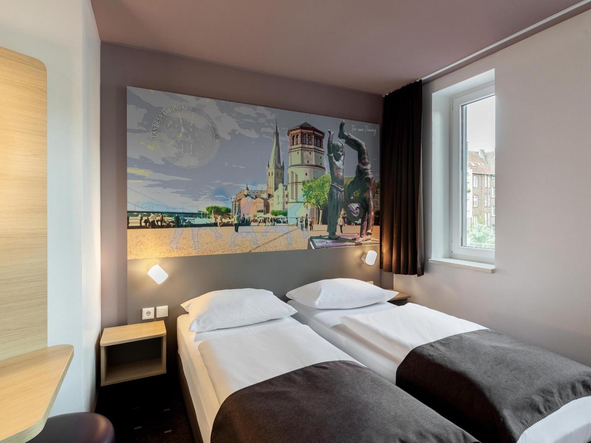 B&B Hotel Duesseldorf-Mitte Buitenkant foto